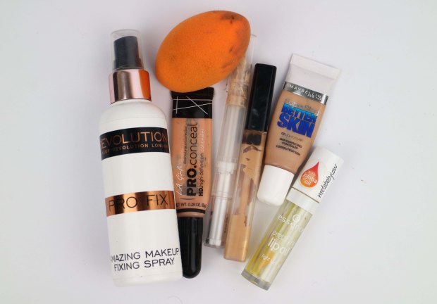 concealers-fixing-spray-sponge-lip-oil