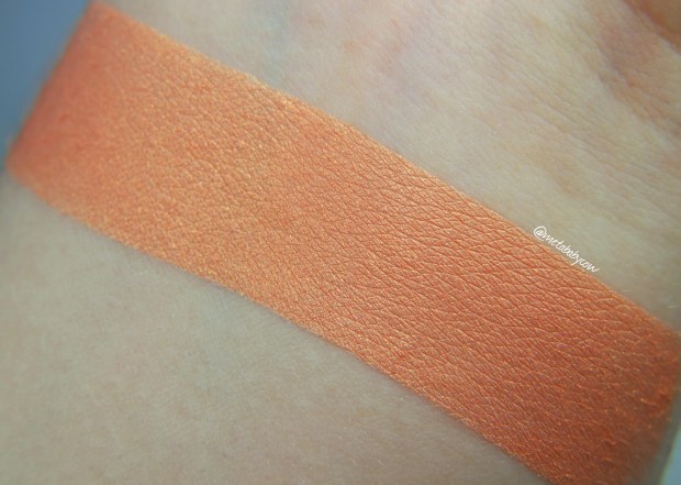 brija-cosmetics-eyeshadow-paradise-swatch